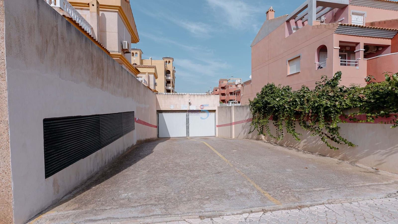 3 quarto Moradia para venda em Villamartin com piscina garagem - 239 000 € (Ref: 9127449)