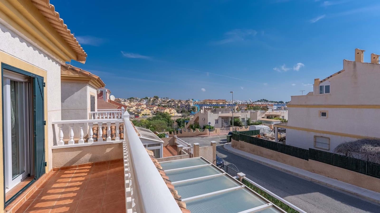 3 quarto Moradia para venda em Villamartin com piscina garagem - 239 000 € (Ref: 9127449)