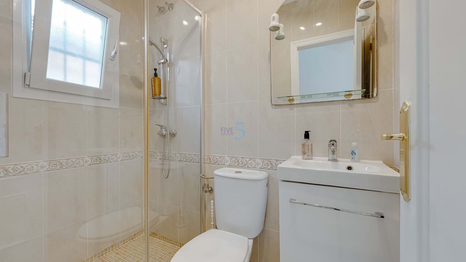 3 quarto Moradia para venda em Villamartin com piscina garagem - 239 000 € (Ref: 9127449)