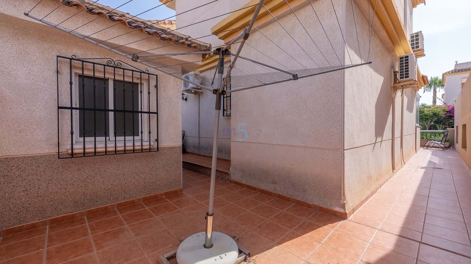 3 quarto Moradia para venda em Villamartin com piscina garagem - 239 000 € (Ref: 9127449)