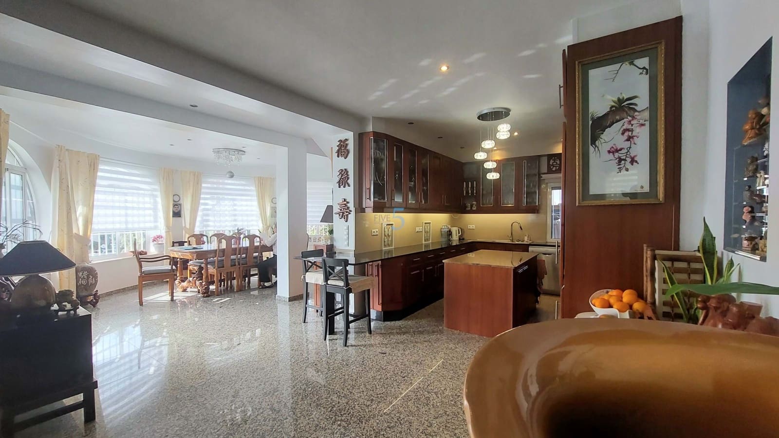 Chalet de 4 habitaciones en Torrevieja en venta con piscina garaje - 525.000 € (Ref: 9128909)