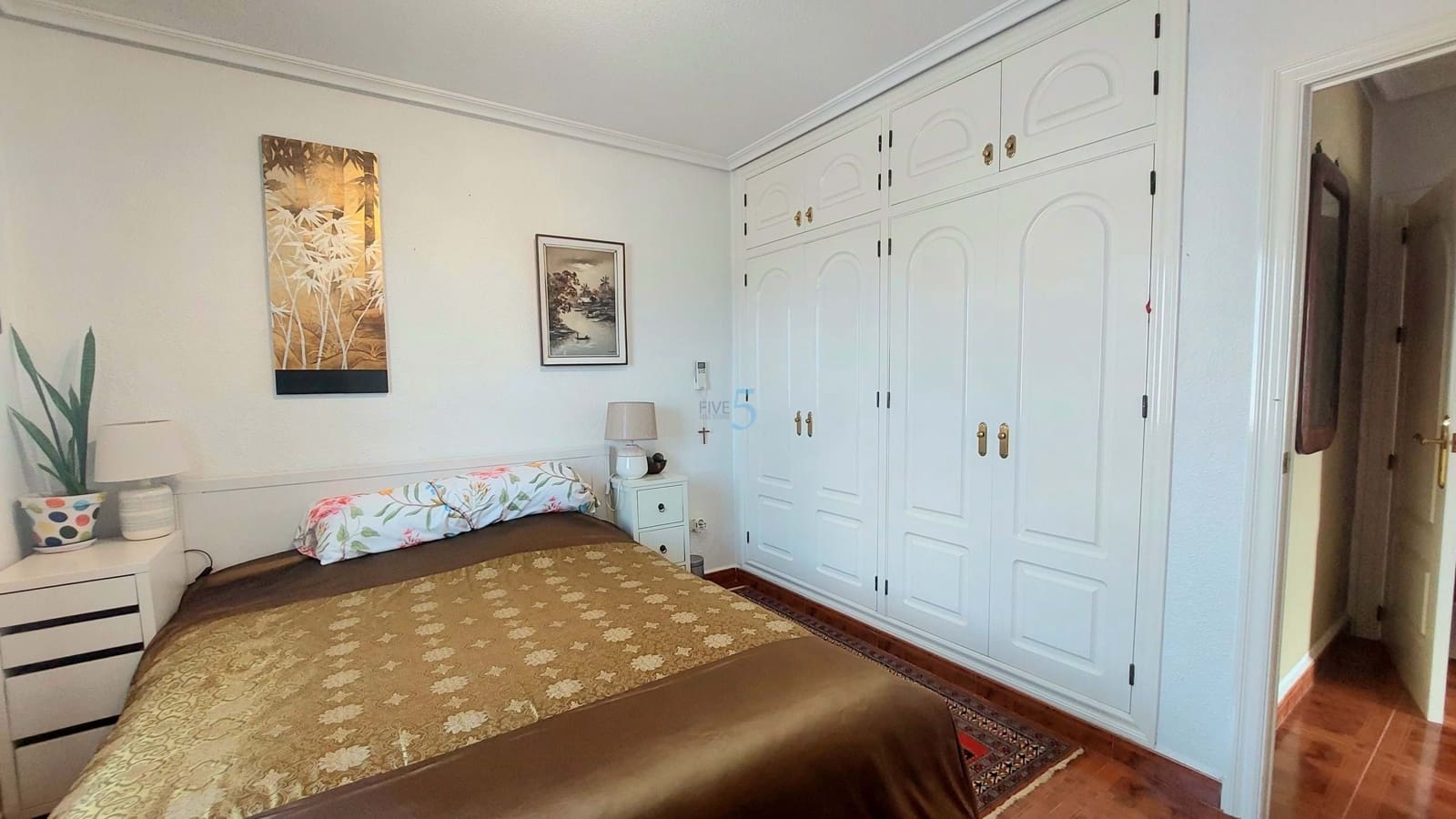 Chalet de 4 habitaciones en Torrevieja en venta con piscina garaje - 525.000 € (Ref: 9128909)