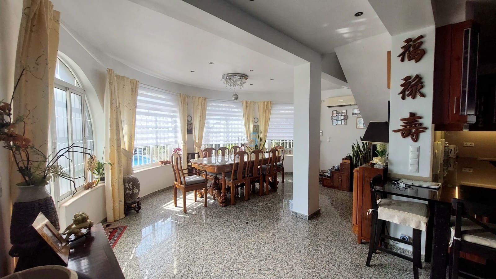 Chalet de 4 habitaciones en Torrevieja en venta con piscina garaje - 525.000 € (Ref: 9128909)