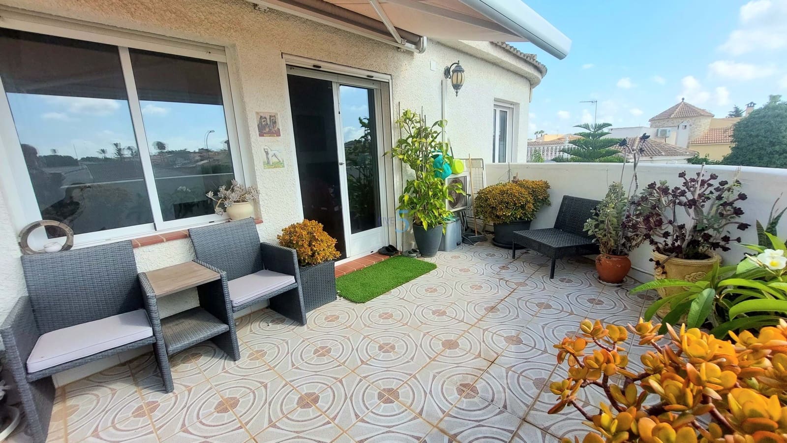 Chalet de 4 habitaciones en Torrevieja en venta con piscina garaje - 525.000 € (Ref: 9128909)