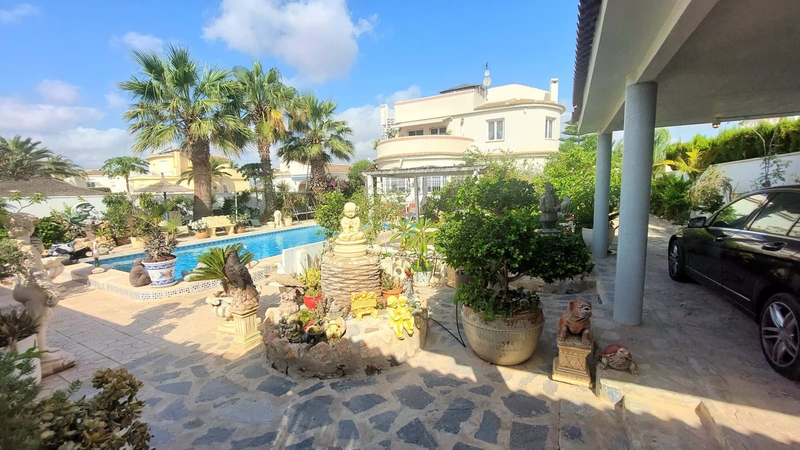 Chalet de 4 habitaciones en Torrevieja en venta con piscina garaje - 525.000 € (Ref: 9128909)