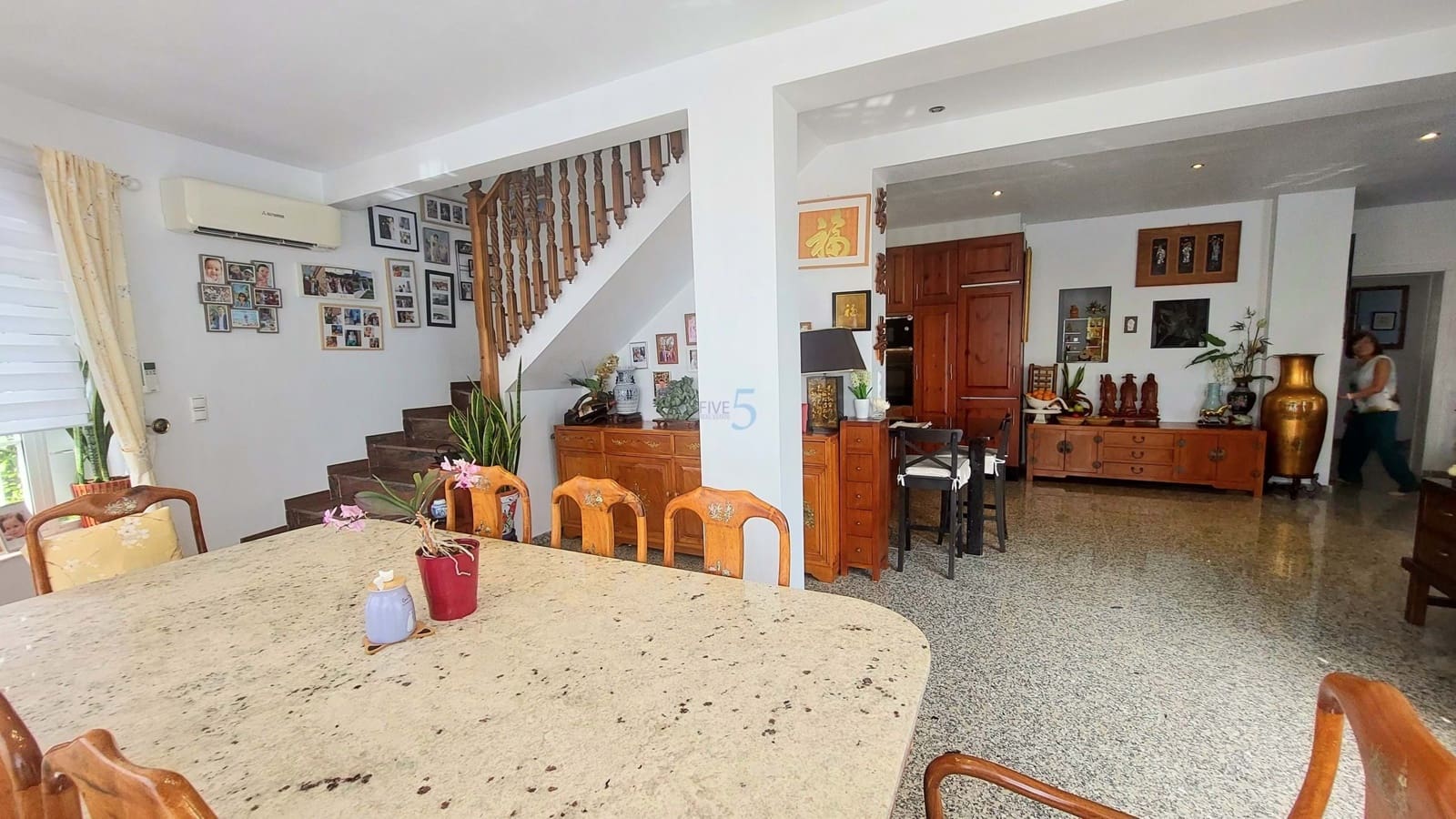 Chalet de 4 habitaciones en Torrevieja en venta con piscina garaje - 525.000 € (Ref: 9128909)