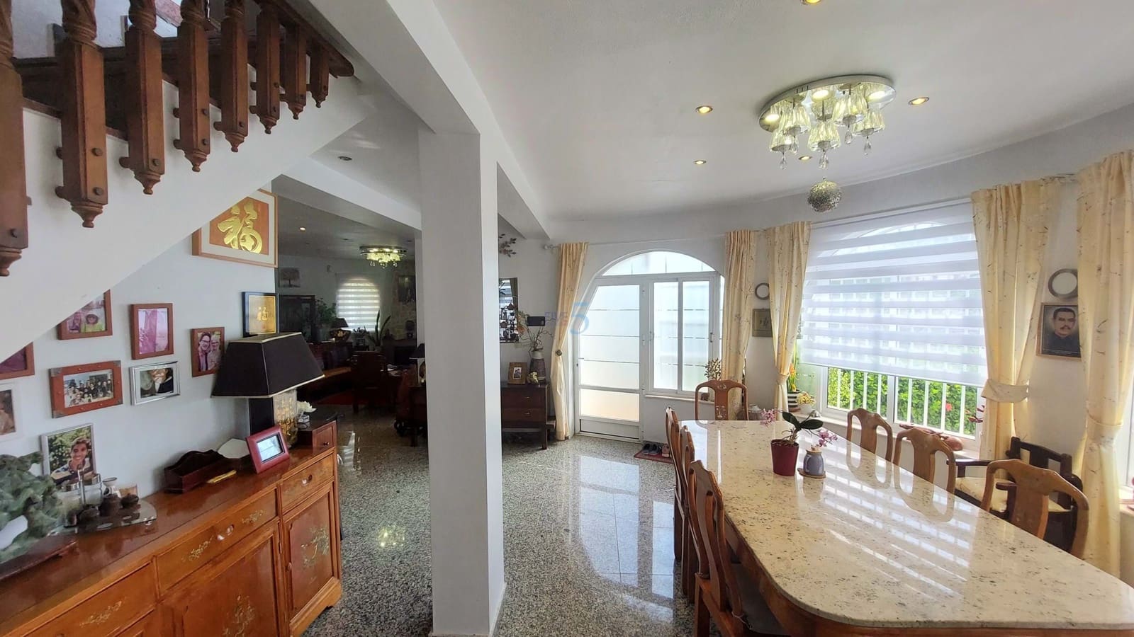 Chalet de 4 habitaciones en Torrevieja en venta con piscina garaje - 525.000 € (Ref: 9128909)