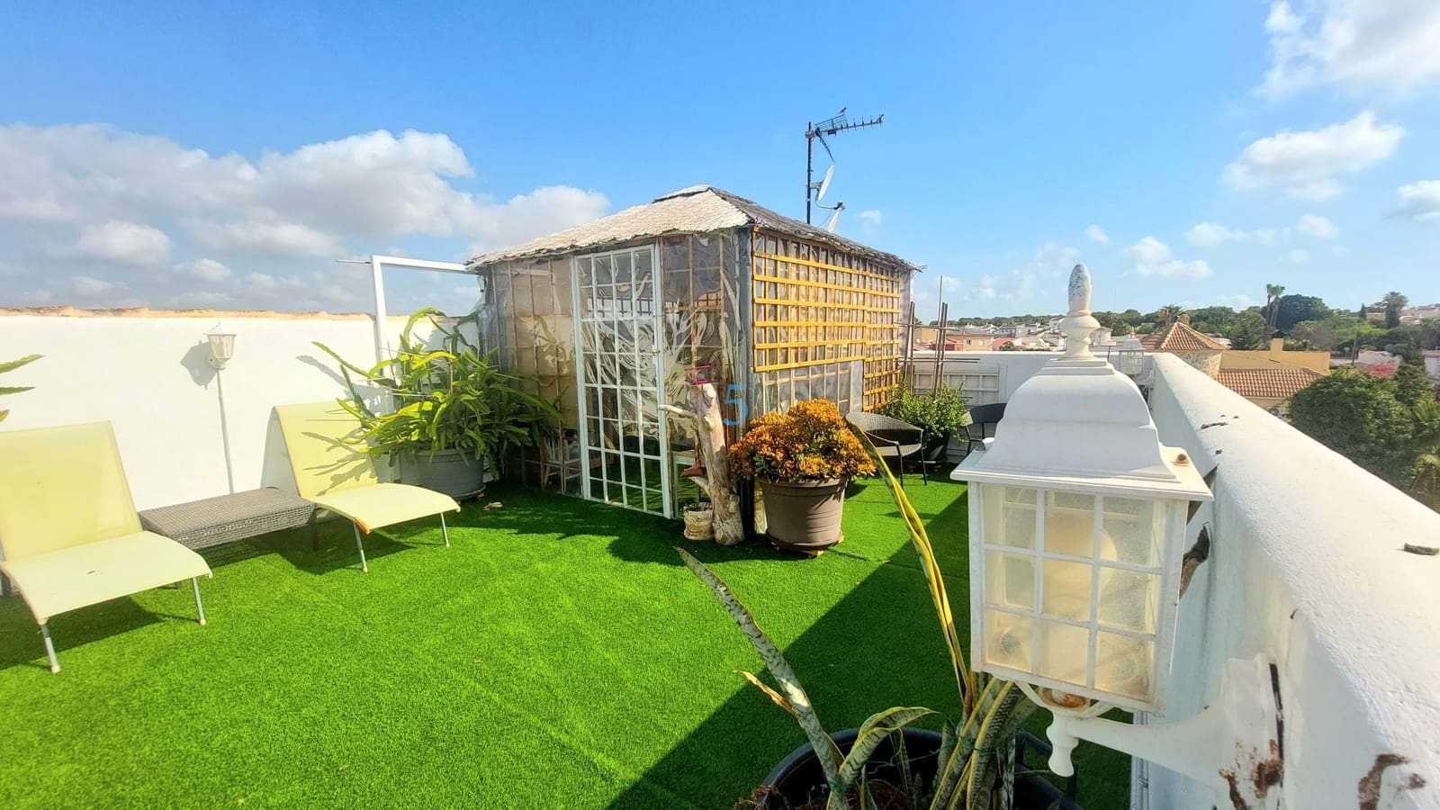 Chalet de 4 habitaciones en Torrevieja en venta con piscina garaje - 525.000 € (Ref: 9128909)