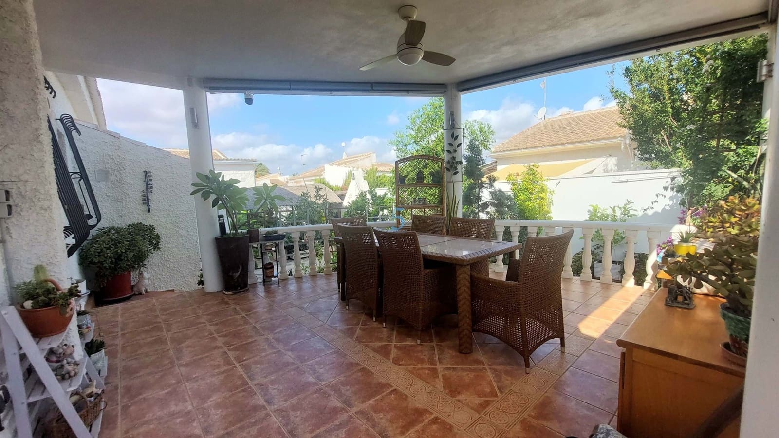 Chalet de 4 habitaciones en Torrevieja en venta con piscina garaje - 525.000 € (Ref: 9128909)