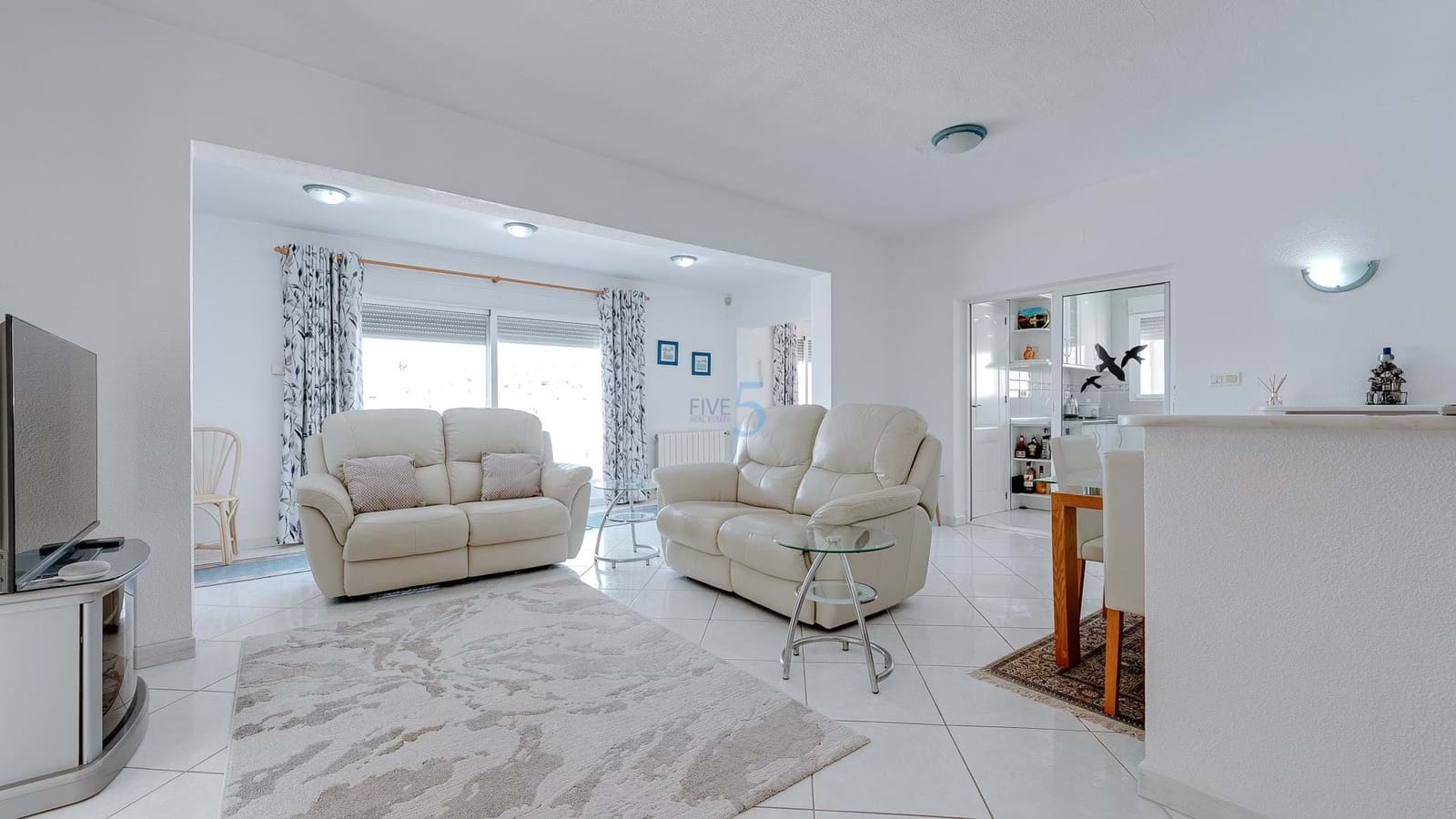 3 bedroom Villa for sale in Villamartin with pool garage - € 379,000 (Ref: 9130516)