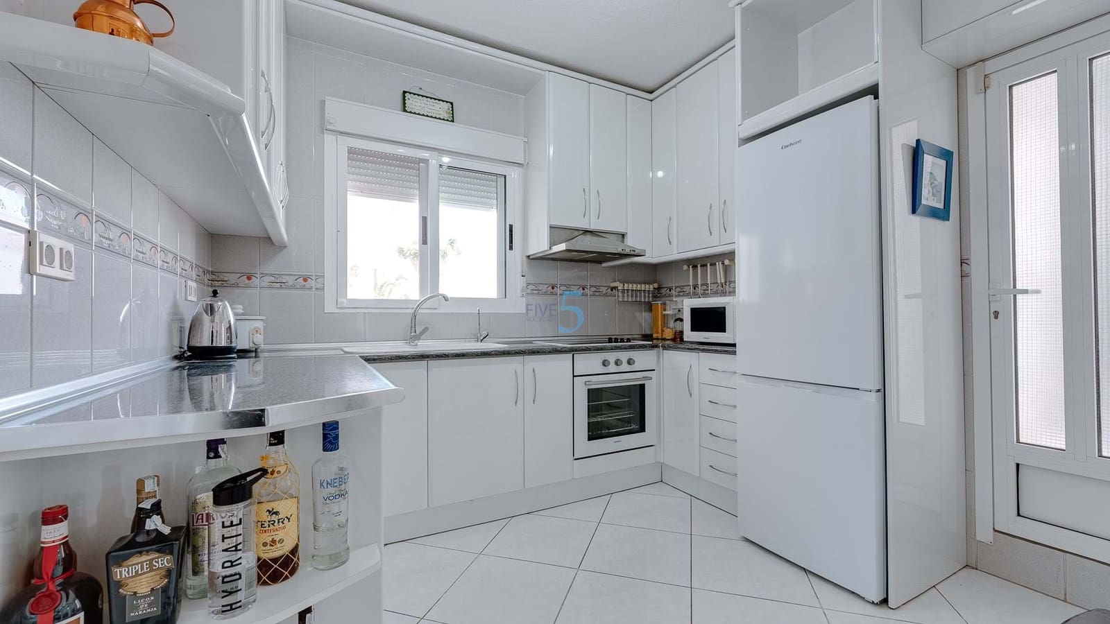 3 bedroom Villa for sale in Villamartin with pool garage - € 379,000 (Ref: 9130516)