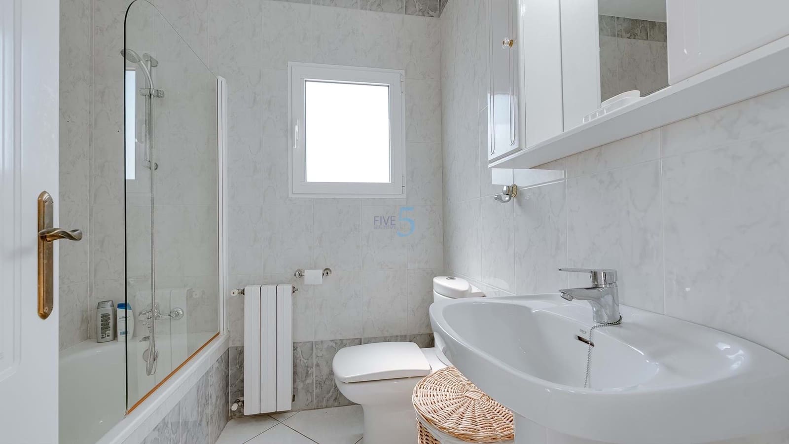 3 bedroom Villa for sale in Villamartin with pool garage - € 379,000 (Ref: 9130516)