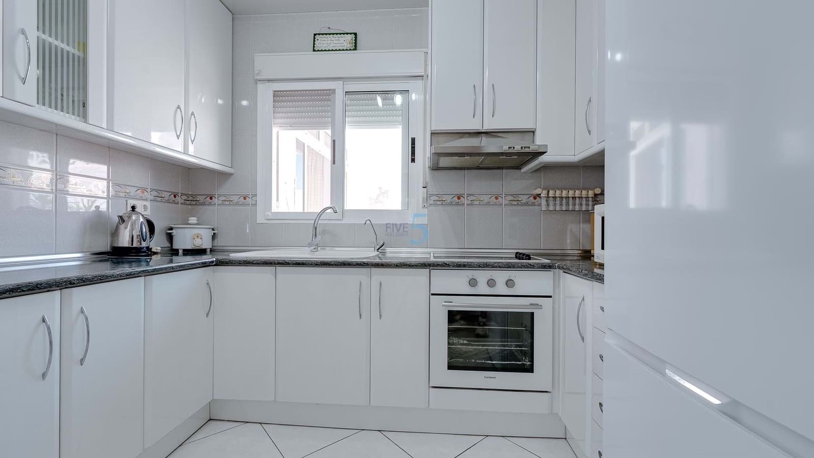 3 bedroom Villa for sale in Villamartin with pool garage - € 379,000 (Ref: 9130516)