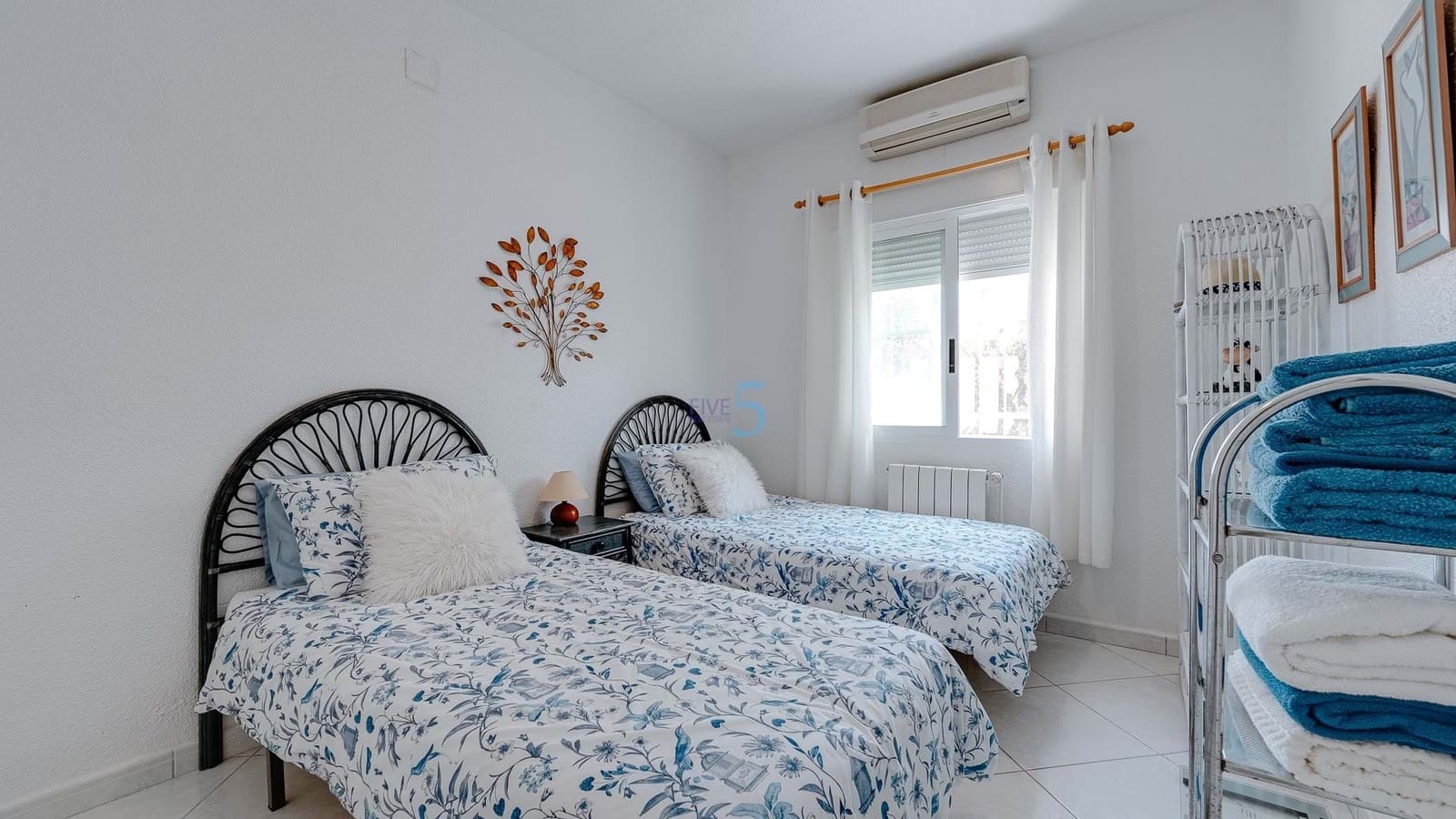 3 bedroom Villa for sale in Villamartin with pool garage - € 379,000 (Ref: 9130516)