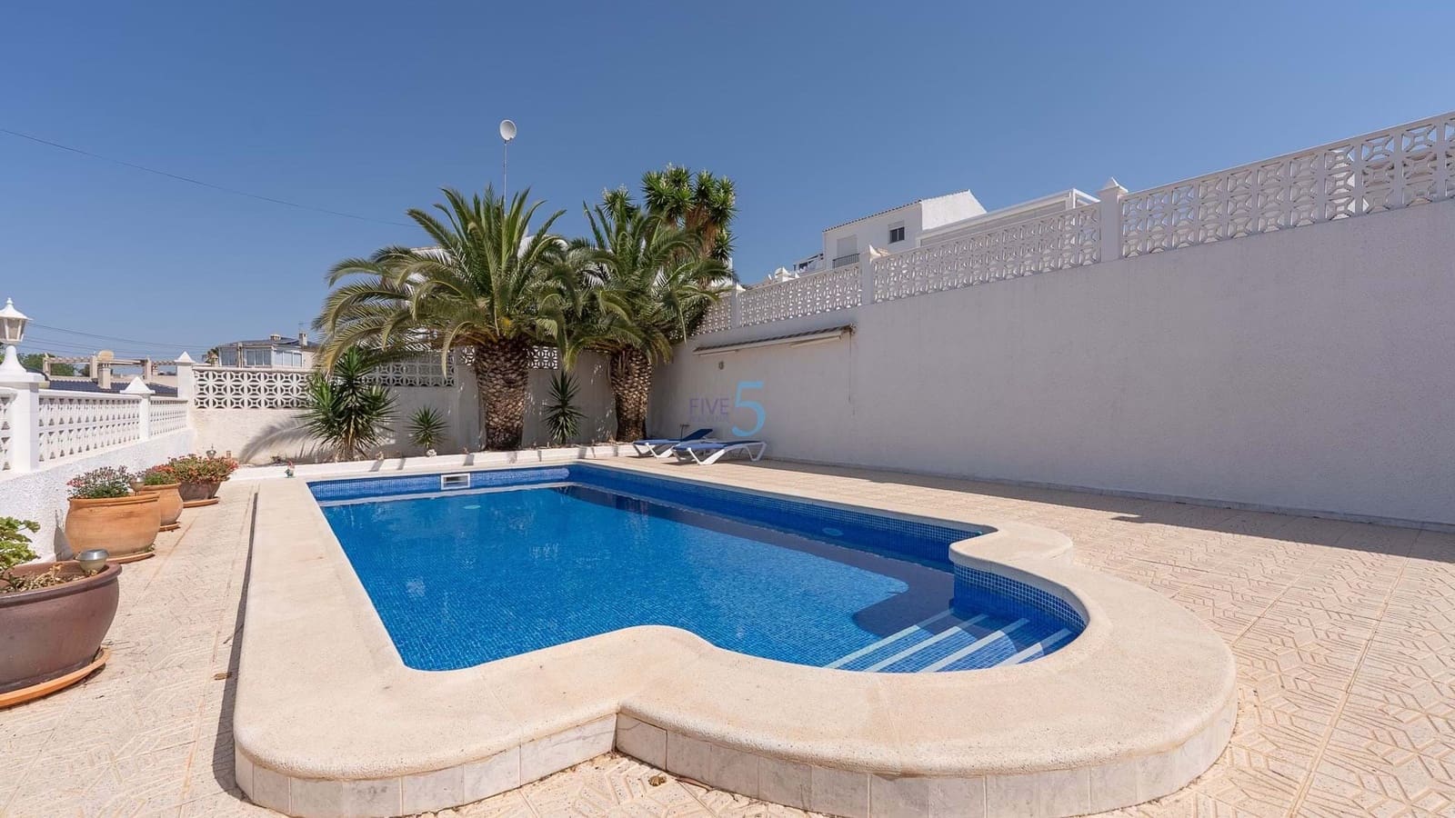 3 bedroom Villa for sale in Villamartin with pool garage - € 379,000 (Ref: 9130516)