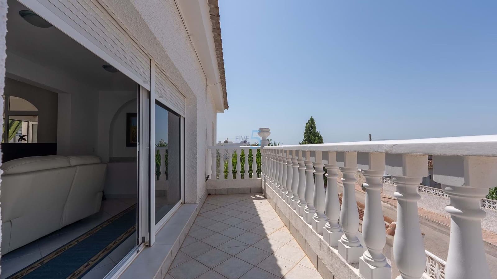 3 bedroom Villa for sale in Villamartin with pool garage - € 379,000 (Ref: 9130516)