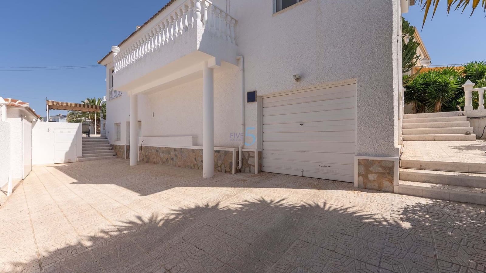 3 bedroom Villa for sale in Villamartin with pool garage - € 379,000 (Ref: 9130516)
