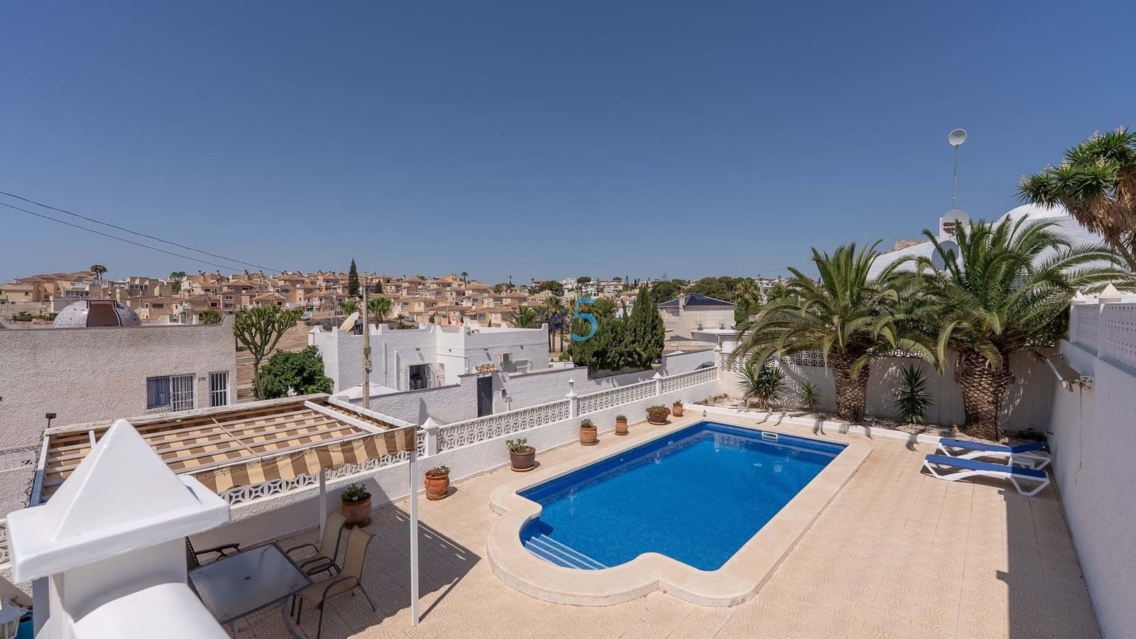 3 bedroom Villa for sale in Villamartin with pool garage - € 379,000 (Ref: 9130516)