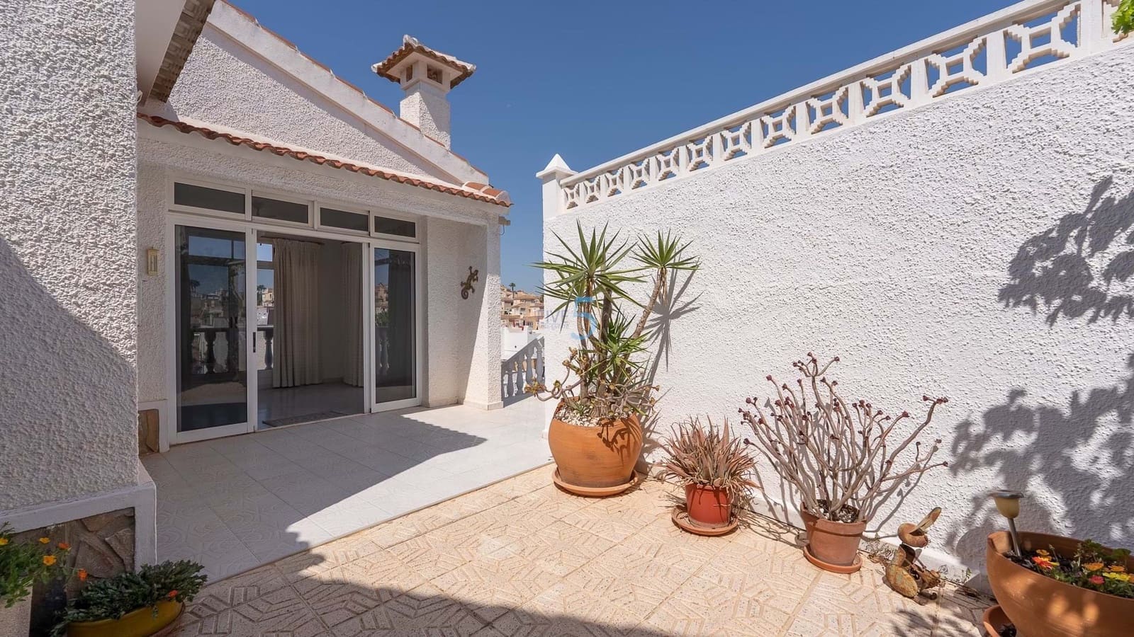 3 bedroom Villa for sale in Villamartin with pool garage - € 379,000 (Ref: 9130516)
