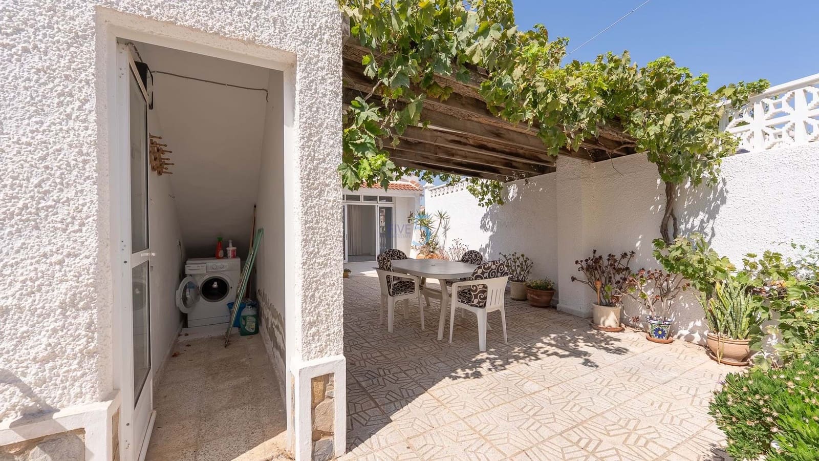 3 bedroom Villa for sale in Villamartin with pool garage - € 379,000 (Ref: 9130516)