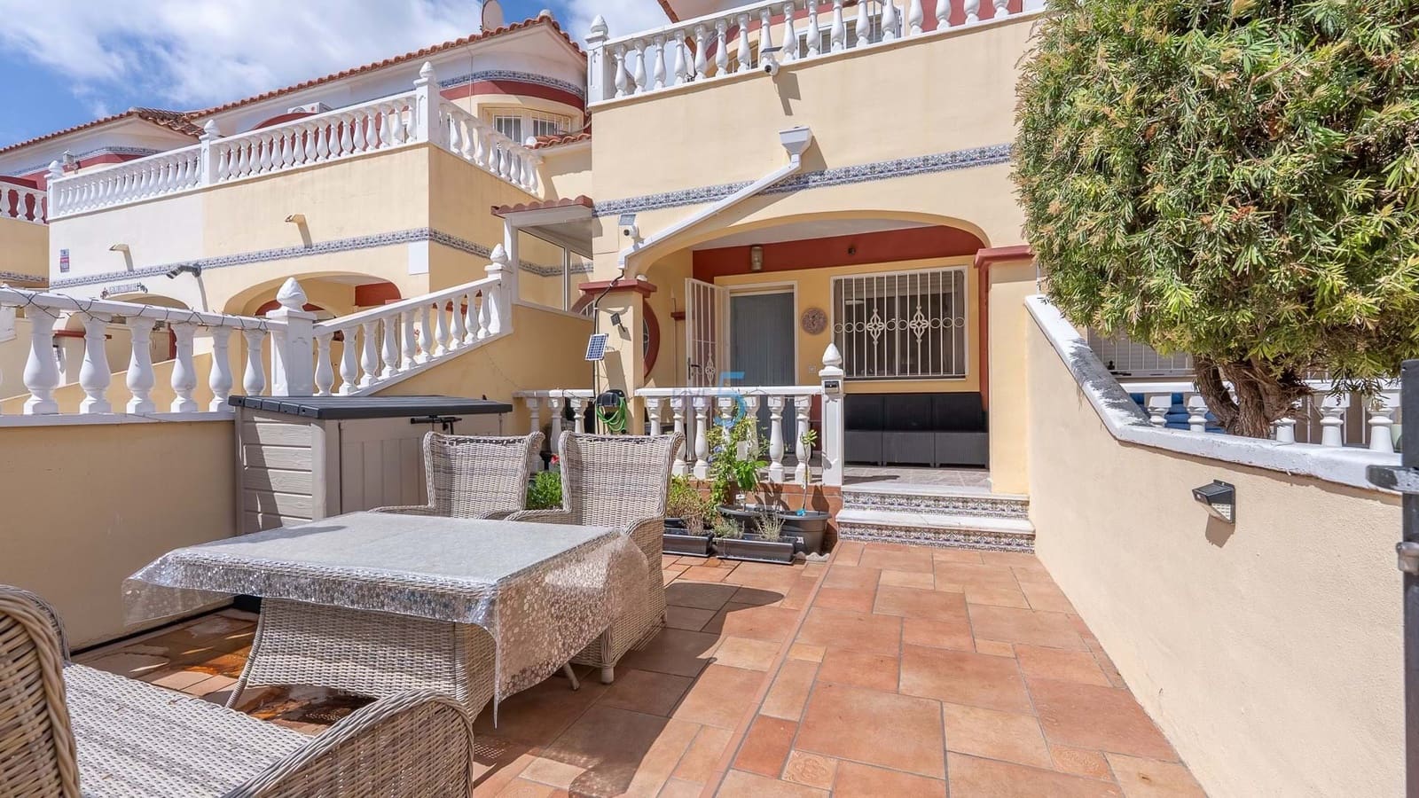 3 soverom Hus til salgs i Lo Crispin med svømmebasseng garasje - € 179 950 (Ref: 9133784)