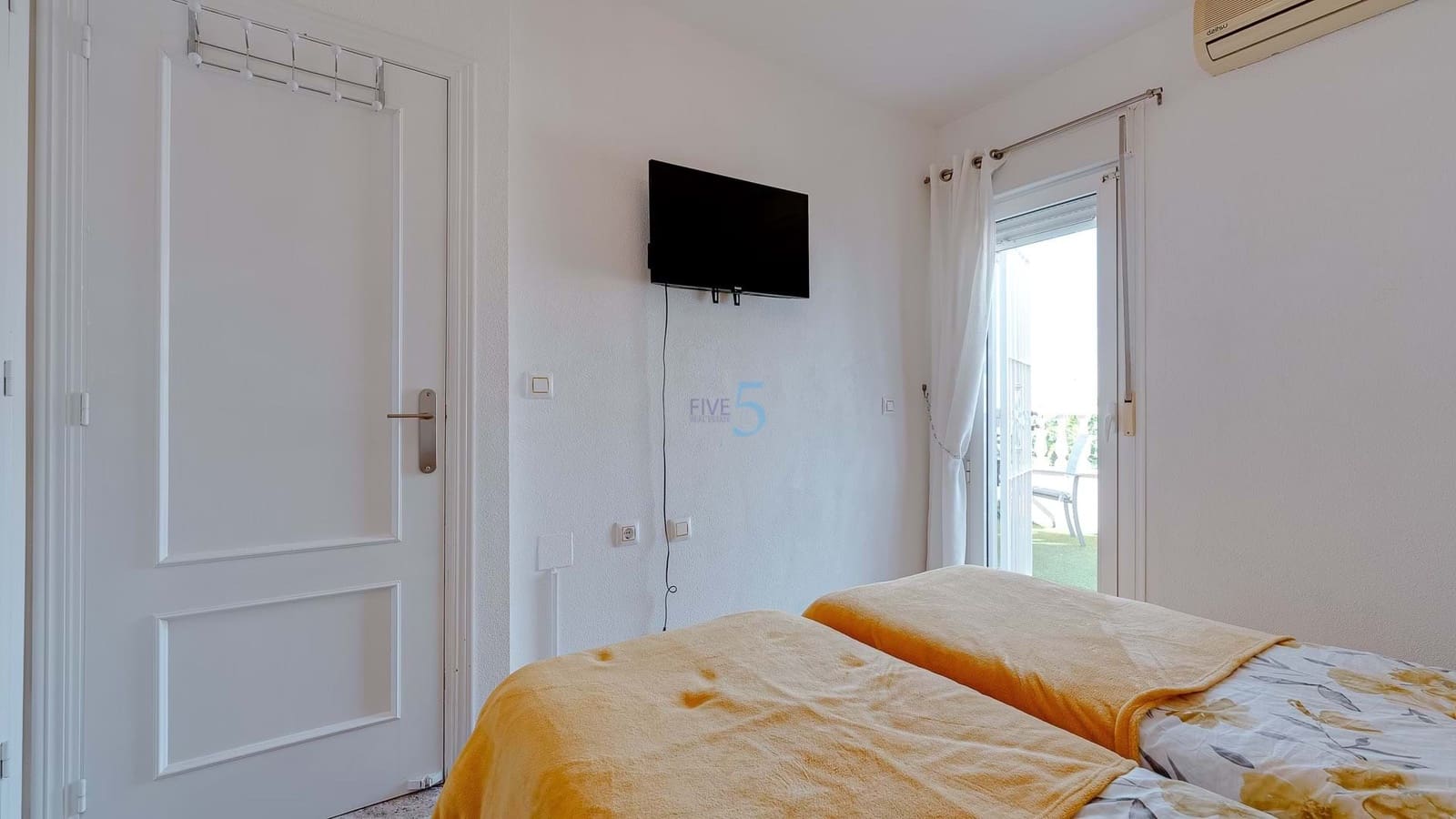 3 soverom Hus til salgs i Lo Crispin med svømmebasseng garasje - € 179 950 (Ref: 9133784)