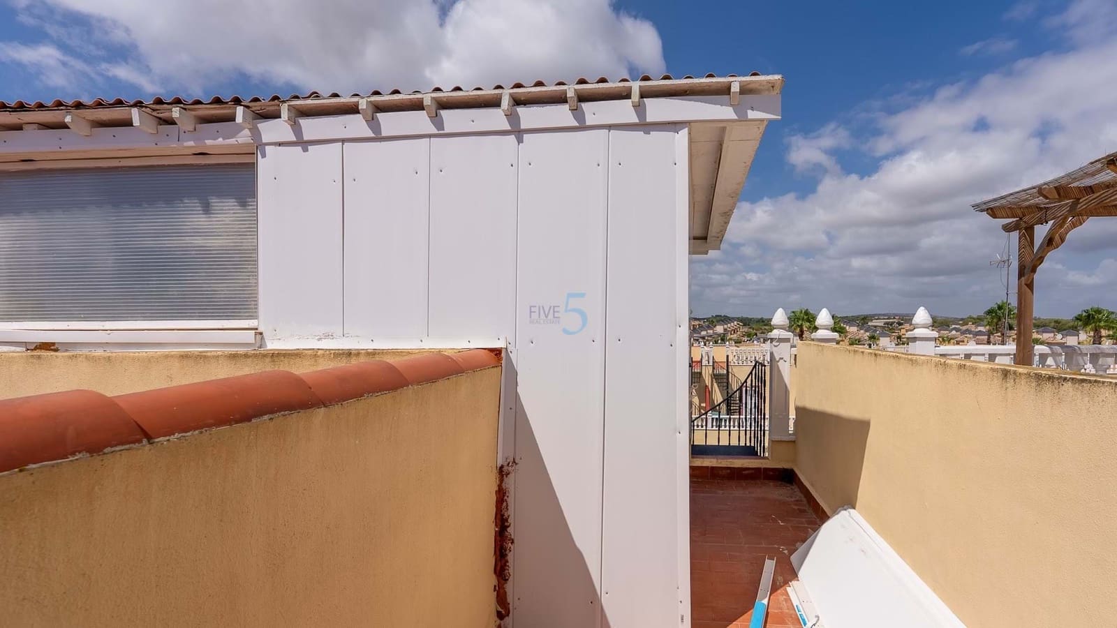 3 soverom Hus til salgs i Lo Crispin med svømmebasseng garasje - € 179 950 (Ref: 9133784)