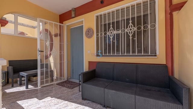 3 makuuhuone Omakotitalo myytävänä paikassa Lo Crispin, Algorfa mukana uima-altaan 
autotalli - 179 950 € (Ref: 9133784)