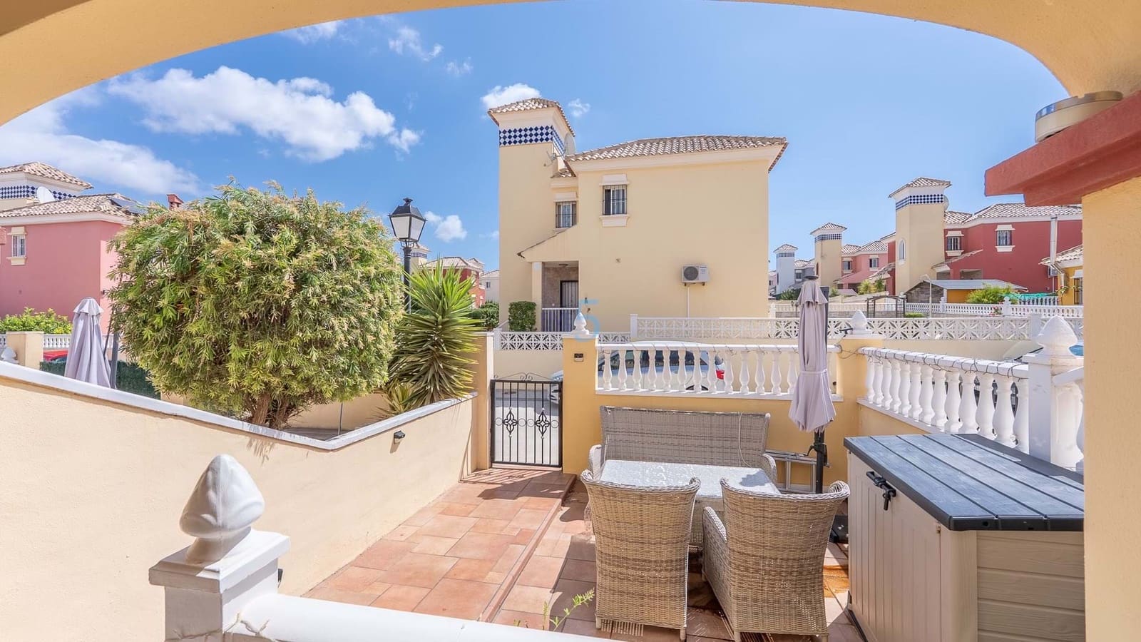 3 soverom Hus til salgs i Lo Crispin med svømmebasseng garasje - € 179 950 (Ref: 9133784)