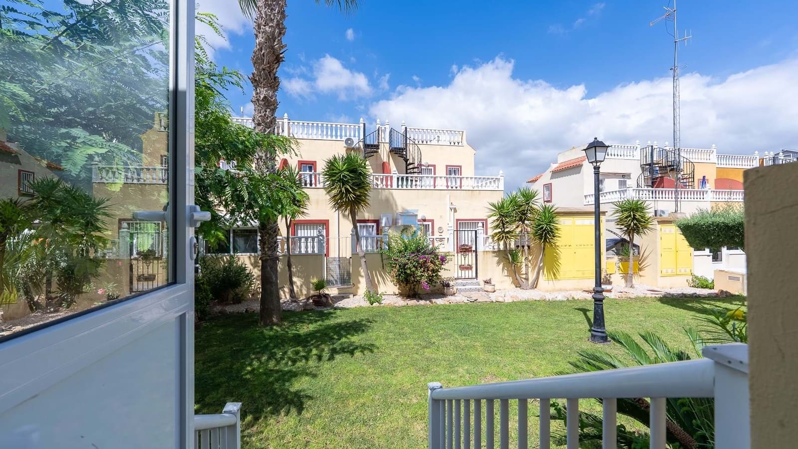 3 soverom Hus til salgs i Lo Crispin med svømmebasseng garasje - € 179 950 (Ref: 9133784)