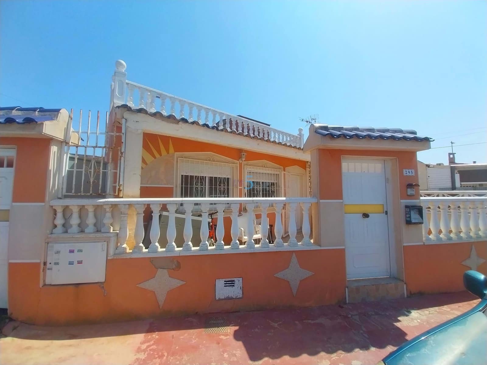 3 quarto Bungalow para venda em Torrevieja com garagem - 162 000 € (Ref: 9138652)