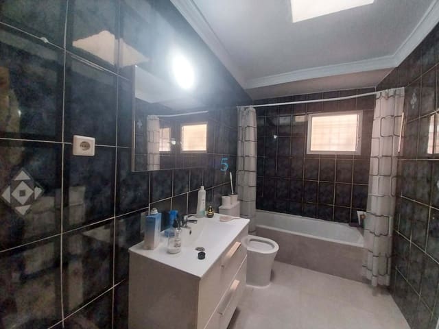 3 quarto Bungalow para venda em Torrevieja com garagem - 162 000 € (Ref: 9138652)