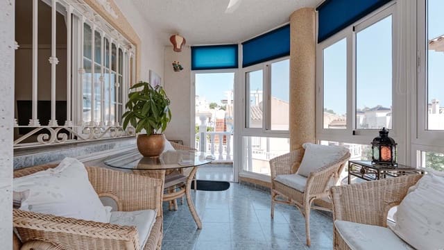 Chalet de 3 habitaciones en Villamartin, Orihuela en venta con piscina - 219.000 € (Ref: 9143249)