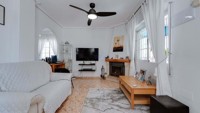 Chalet de 3 habitaciones en Villamartin, Orihuela en venta con piscina - 219.000 € (Ref: 9143249)