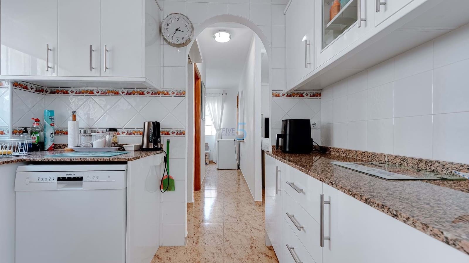 3 bedroom Villa for sale in Villamartin with pool - € 219,000 (Ref: 9143249)