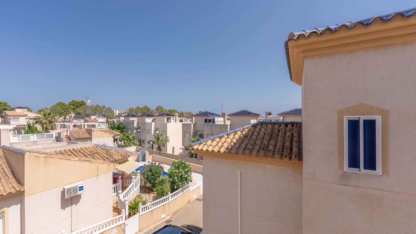 3 bedroom Villa for sale in Villamartin with pool - € 219,000 (Ref: 9143249)