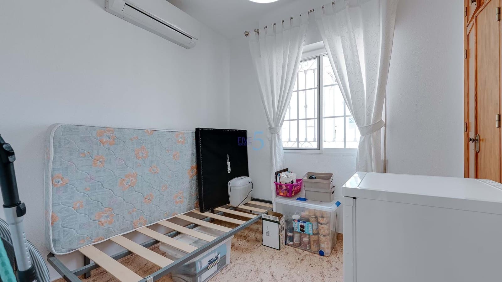 3 bedroom Villa for sale in Villamartin with pool - € 219,000 (Ref: 9143249)