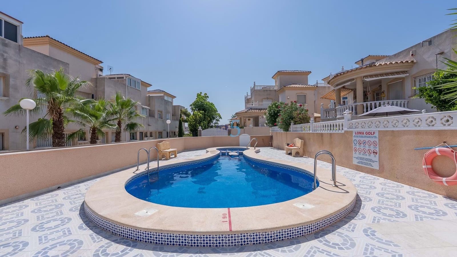 3 bedroom Villa for sale in Villamartin with pool - € 219,000 (Ref: 9143249)