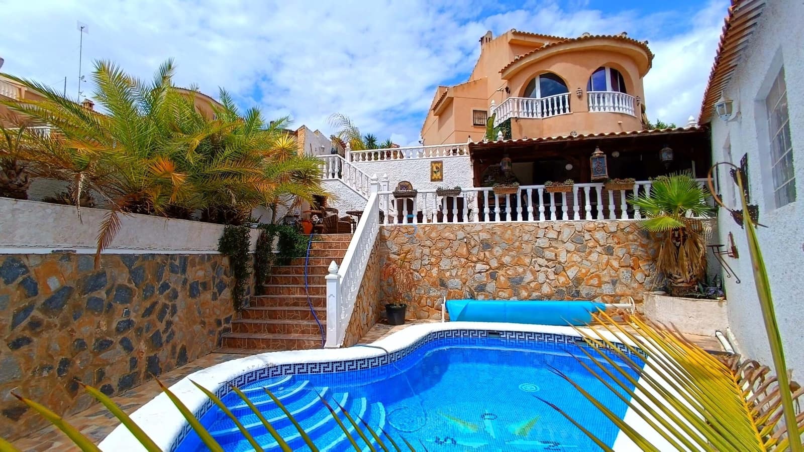 Chalet de 4 habitaciones en Ciudad Quesada en venta con piscina - 399.500 € (Ref: 9143278)