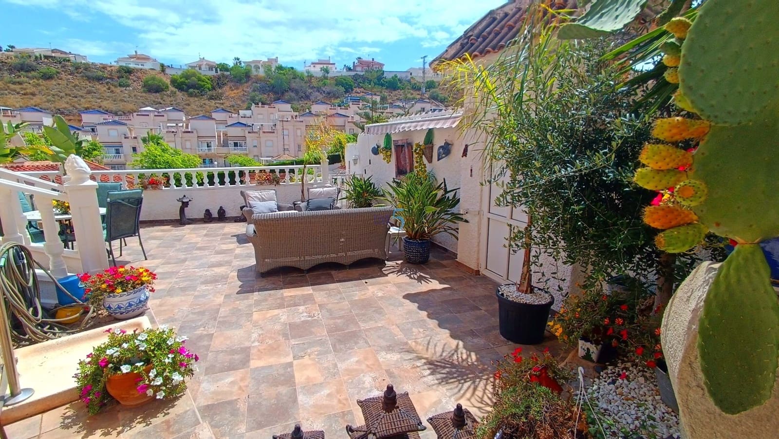 Chalet de 4 habitaciones en Ciudad Quesada en venta con piscina - 399.500 € (Ref: 9143278)