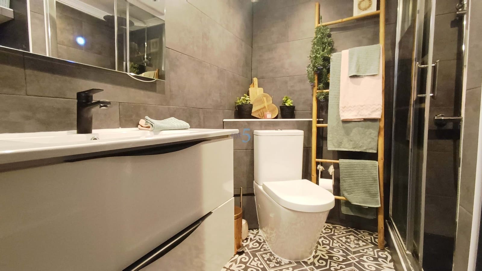 Chalet de 4 habitaciones en Ciudad Quesada en venta con piscina - 399.500 € (Ref: 9143278)