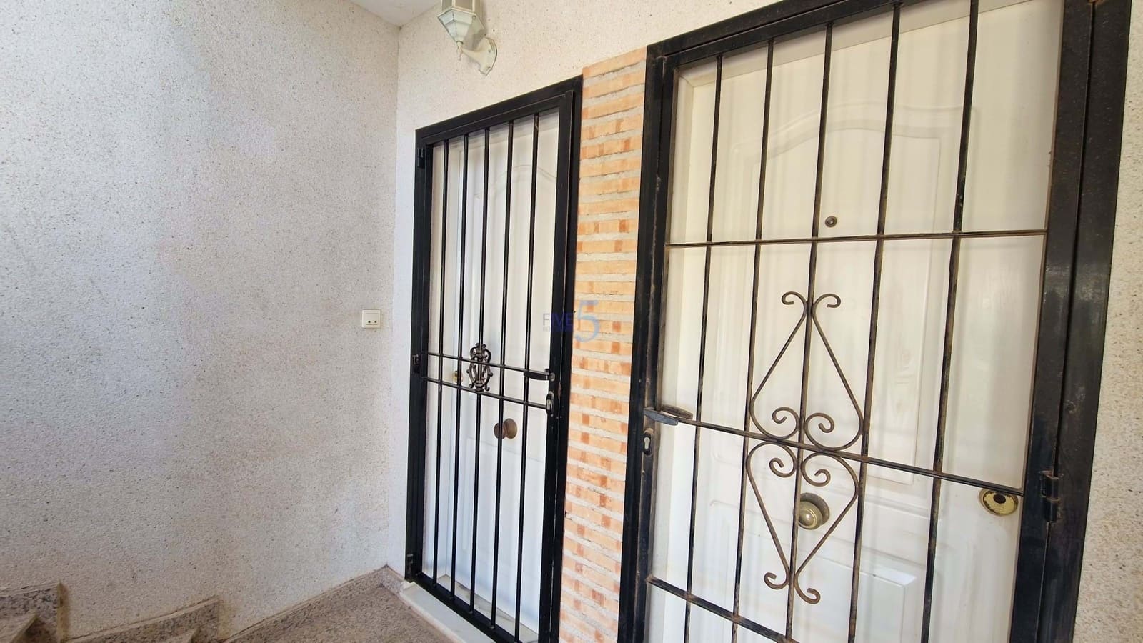 Apartamento de 2 habitaciones en Orihuela Costa en venta con piscina garaje - 159.000 € (Ref: 9146407)