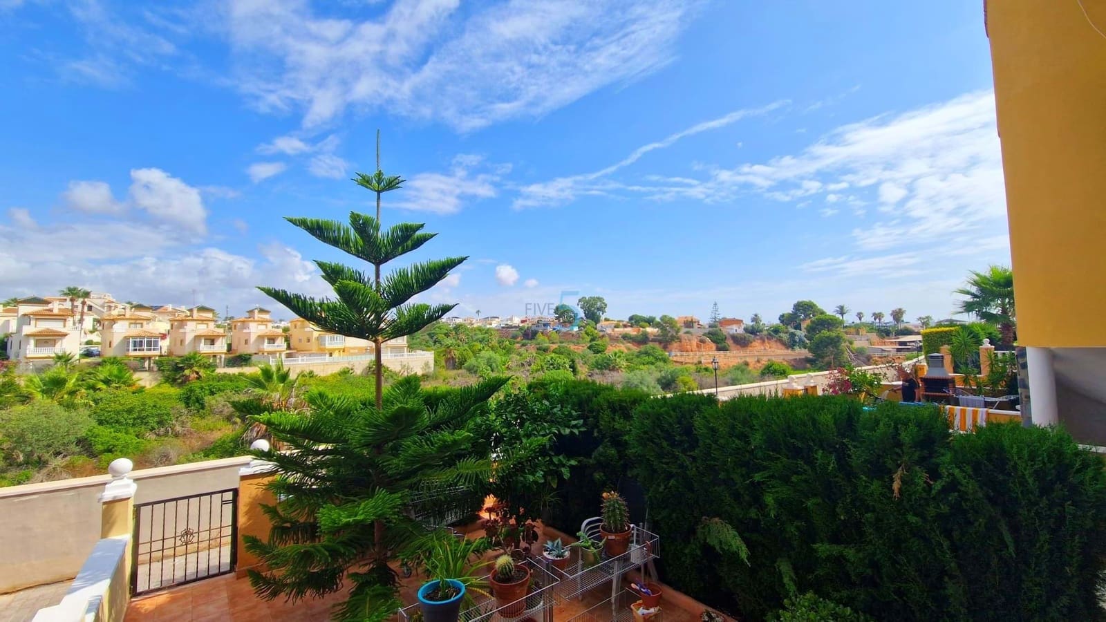 Apartamento de 2 habitaciones en Orihuela Costa en venta con piscina garaje - 159.000 € (Ref: 9146407)