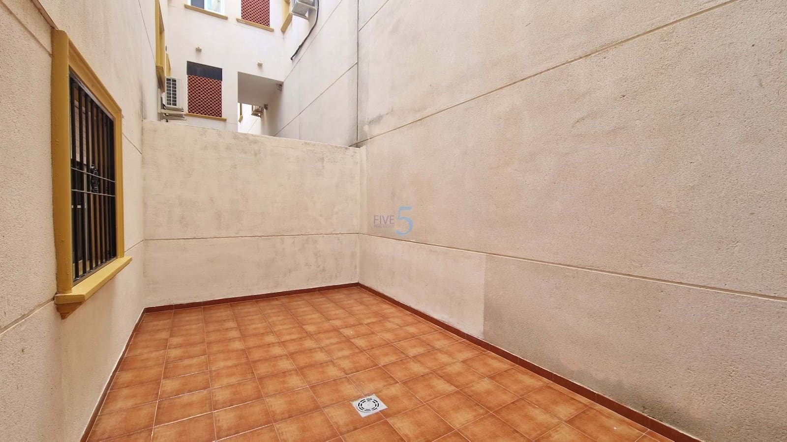 Apartamento de 2 habitaciones en Orihuela Costa en venta con piscina garaje - 159.000 € (Ref: 9146407)