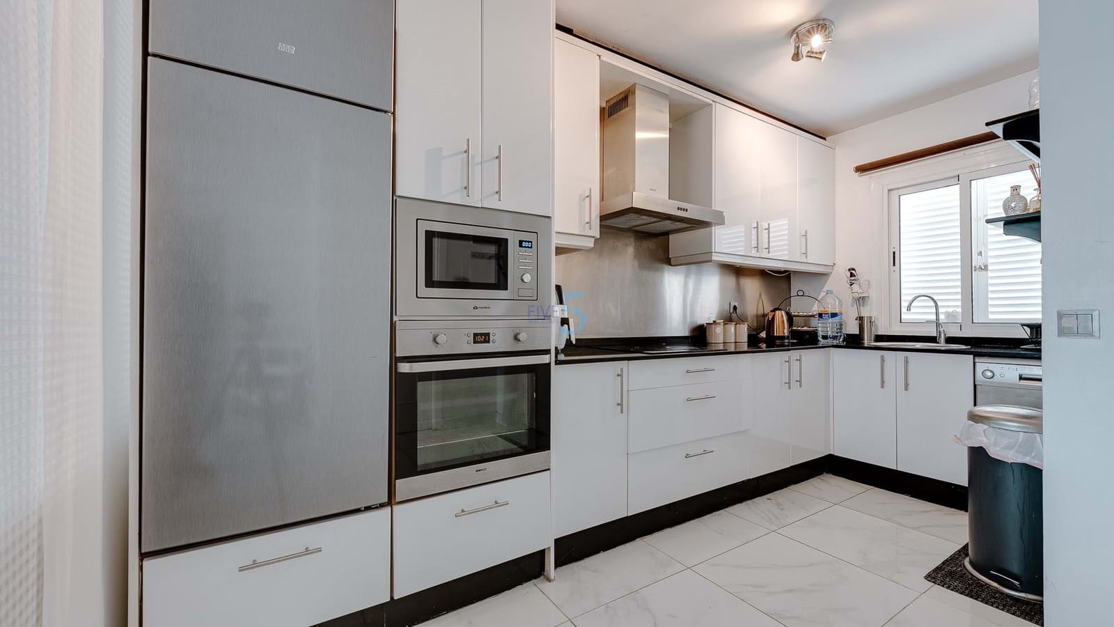 3 chambre Maison de Ville à vendre à Torrevieja avec piscine - 249 950 € (Ref: 9146632)