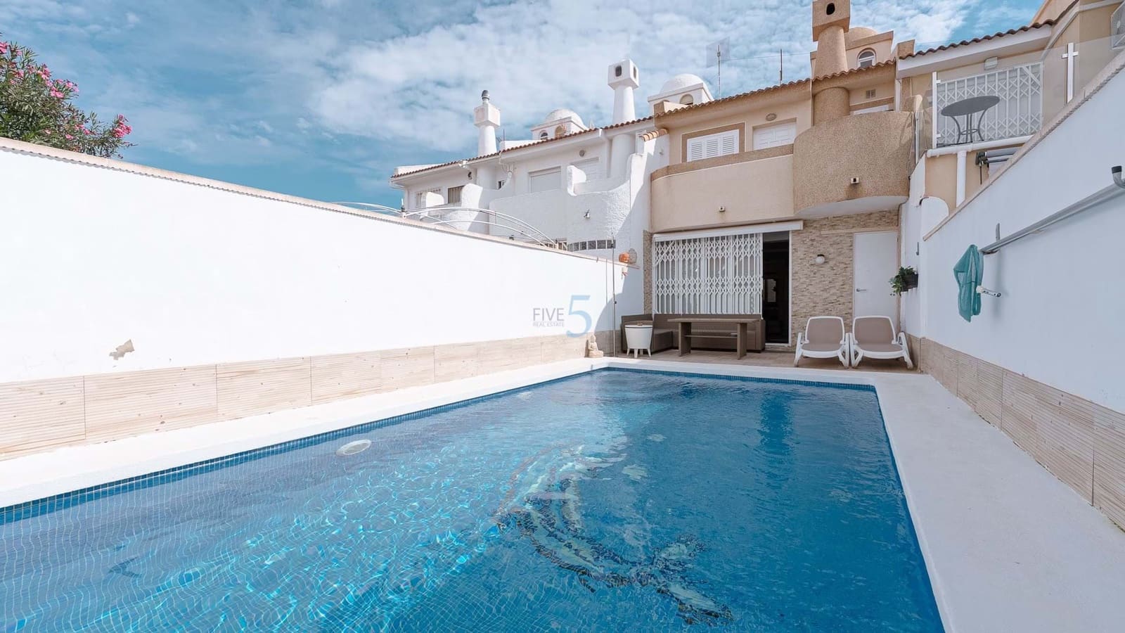 3 chambre Maison de Ville à vendre à Torrevieja avec piscine - 249 950 € (Ref: 9146632)