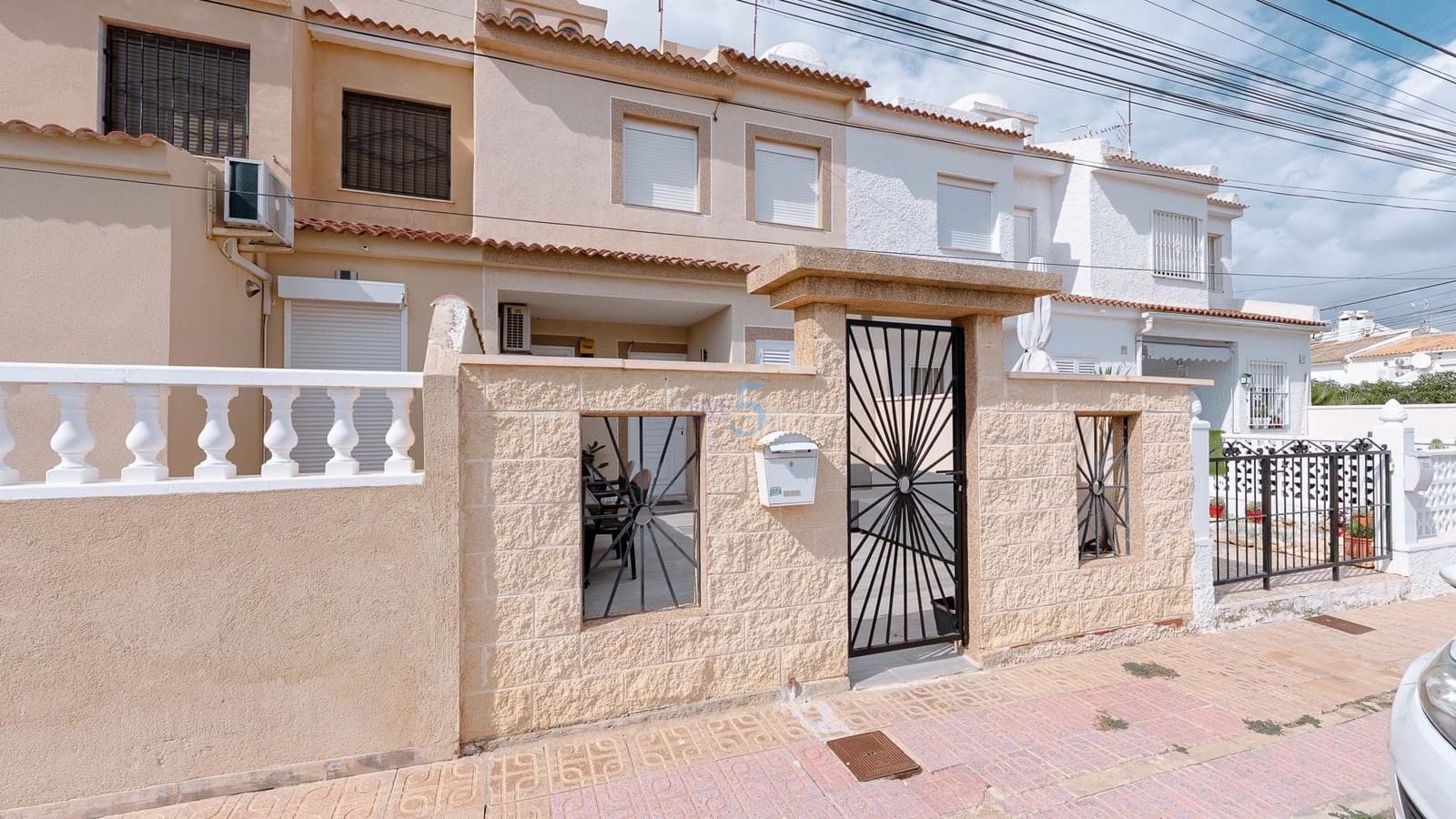 3 chambre Maison de Ville à vendre à Torrevieja avec piscine - 249 950 € (Ref: 9146632)