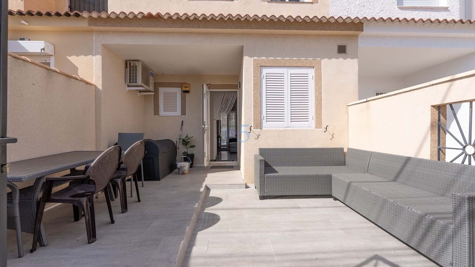 3 chambre Maison de Ville à vendre à Torrevieja avec piscine - 249 950 € (Ref: 9146632)