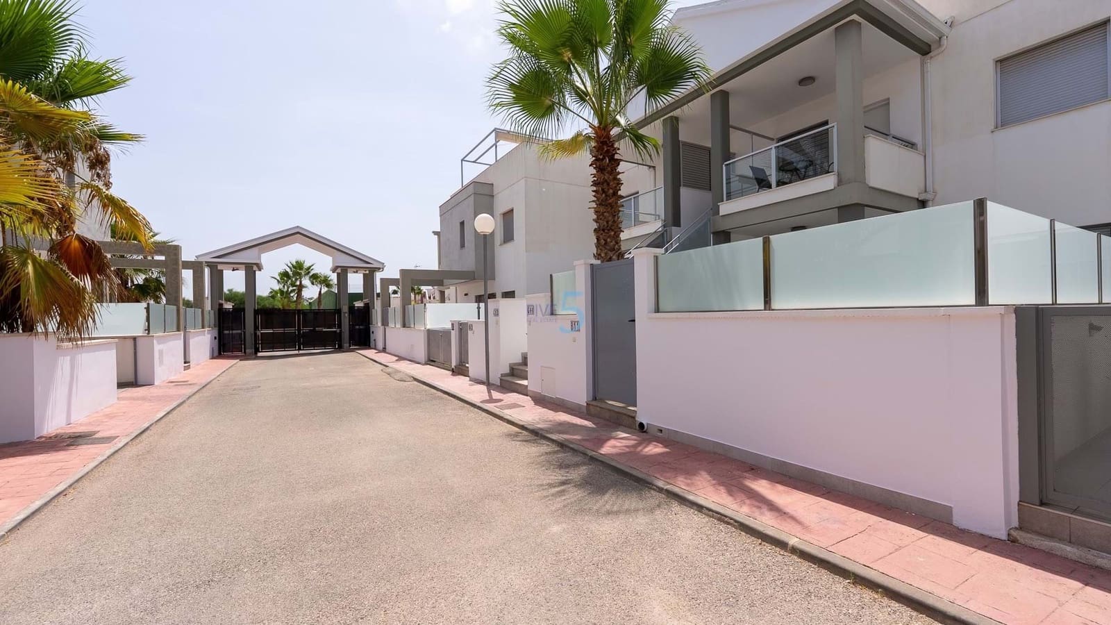 2 soveværelse Lejlighed til salg i La Florida med swimmingpool garage - € 194.000 (Ref: 9147708)