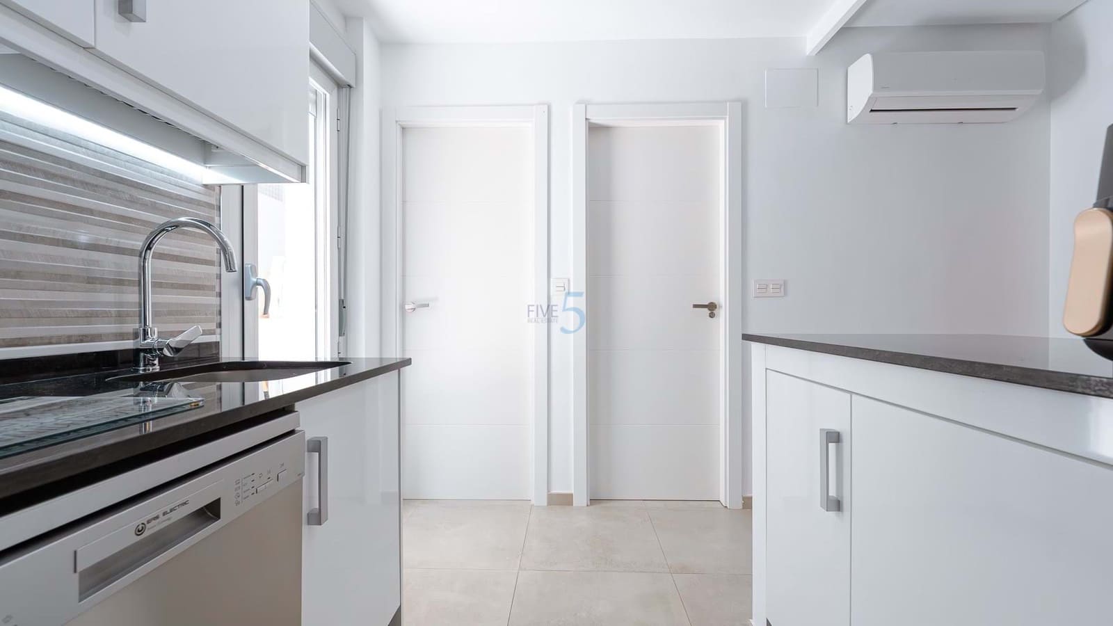 2 soveværelse Lejlighed til salg i La Florida med swimmingpool garage - € 194.000 (Ref: 9147708)